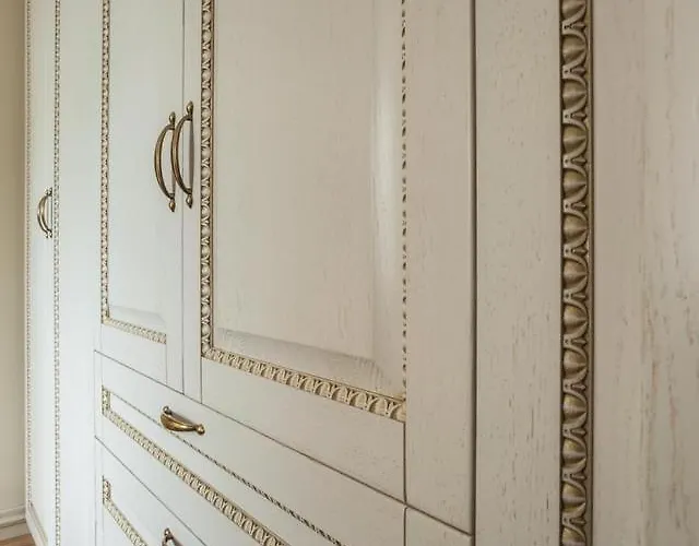 Boutique Classic In Center